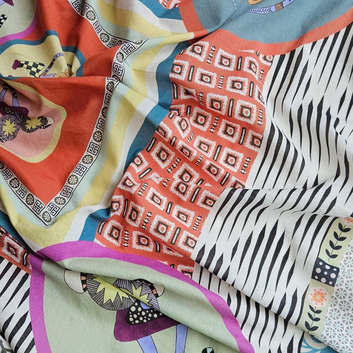 LOOMA   -   135x135 cm cotton pareo/shawl