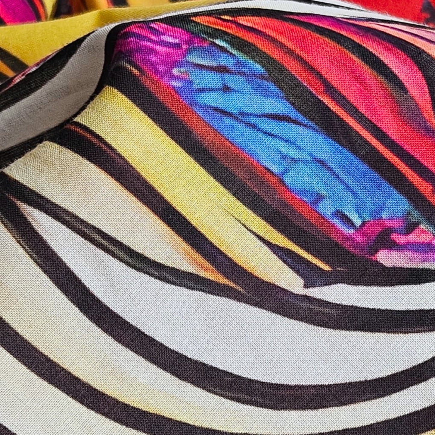 SHORE LUSH   -   135x135 cm cotton pareo/shawl